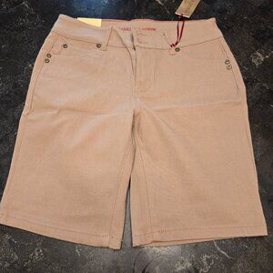 NWT SABRINA LAUREN Bermuda shorts SZ 10 NWT